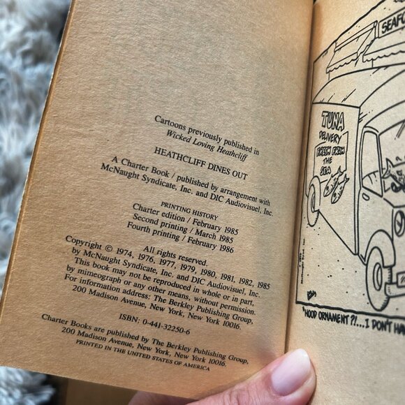 Marmaduke Sitting Pretty First Printing Soft Cover Comic - Picture 7 of 7